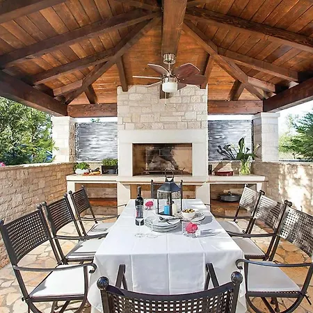 Art Vila Buici (Istria)